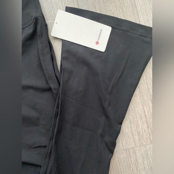 Lululemon Align Ribbed Mini Flare Pant Black Size 6 - Picture 4 of 12